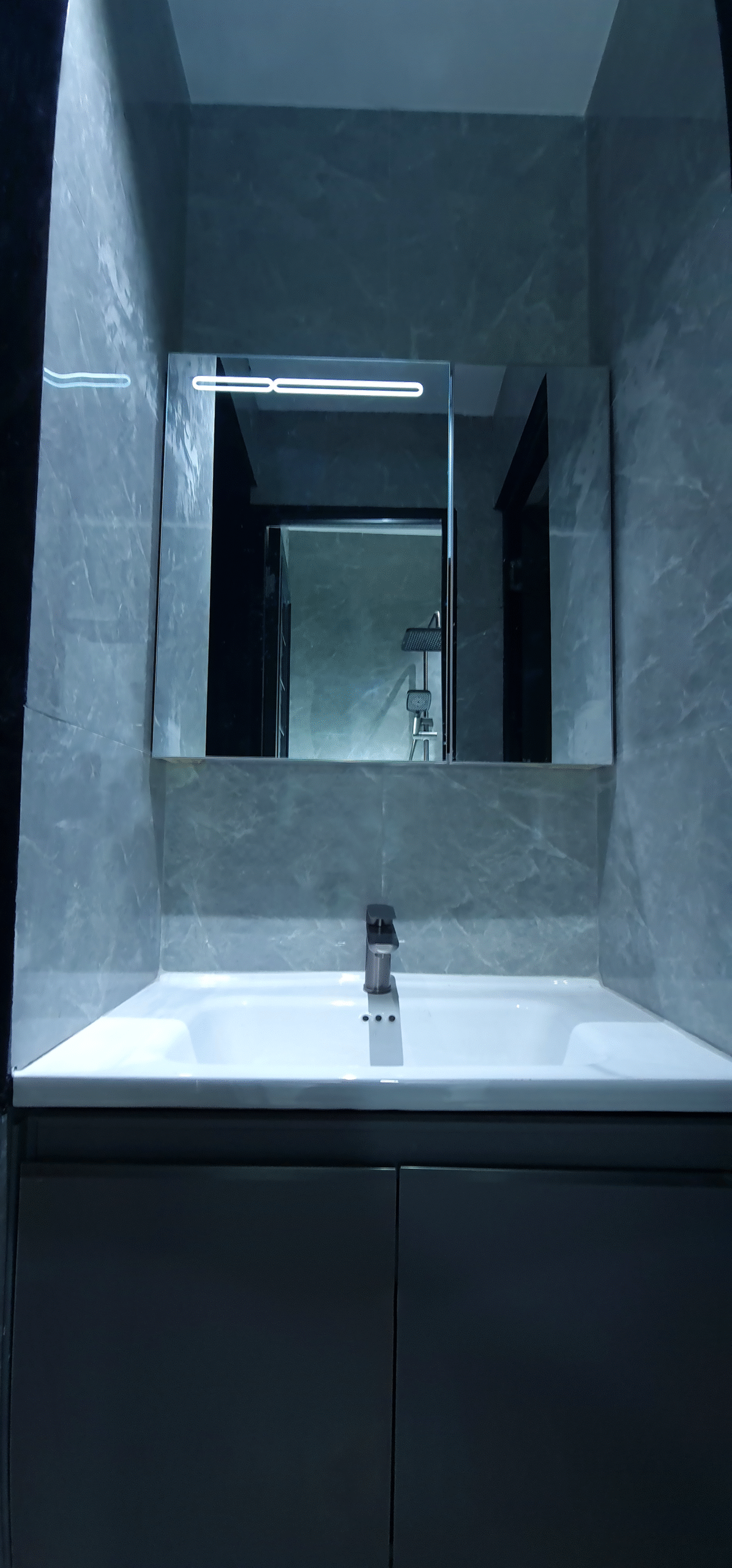 10-bed male dorm with capsule bunk beds and privacy curtains at BuenaSentro Hostel Manila.