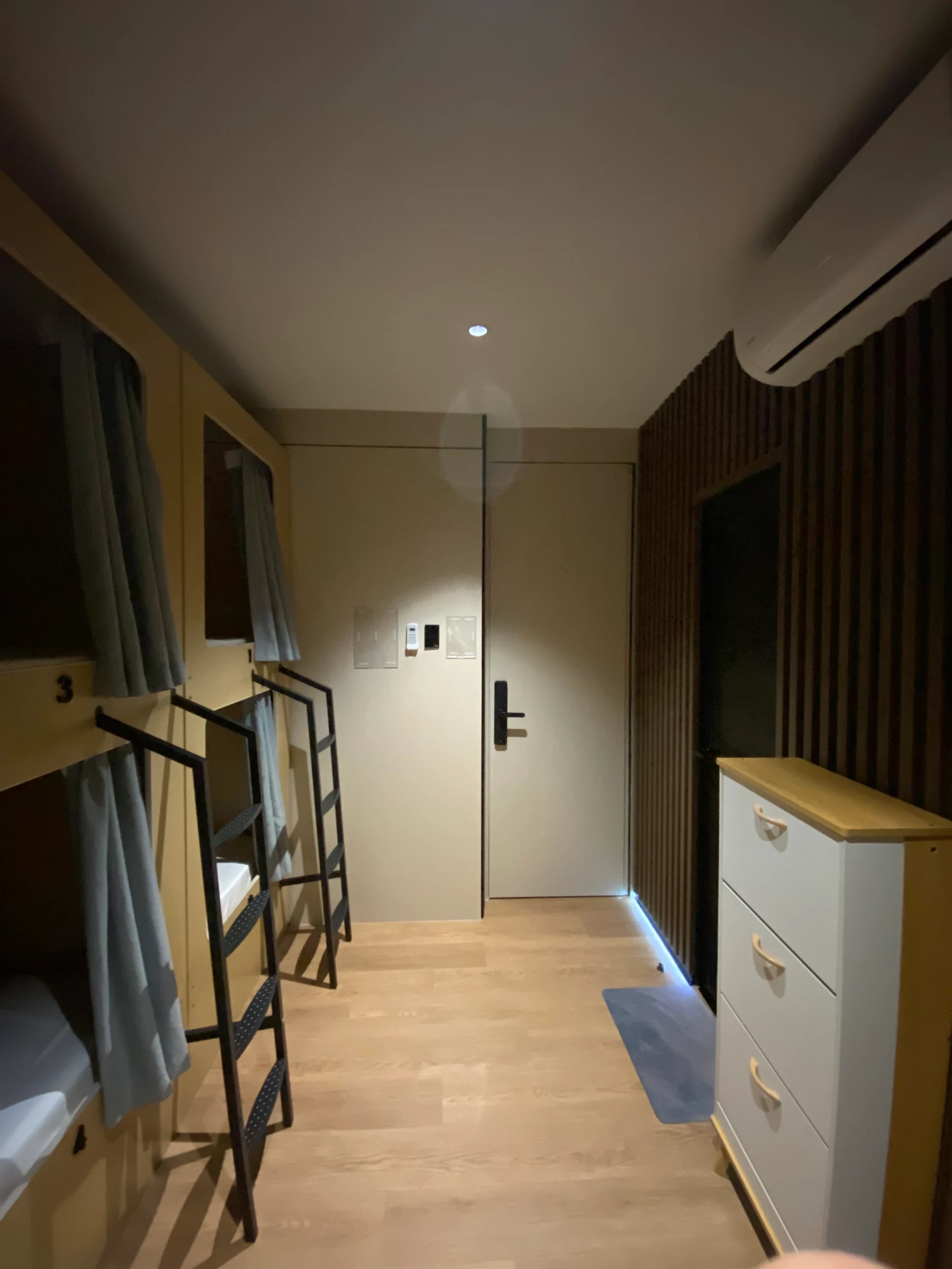 6-Bed Female Dormitory (Capsule Beds)